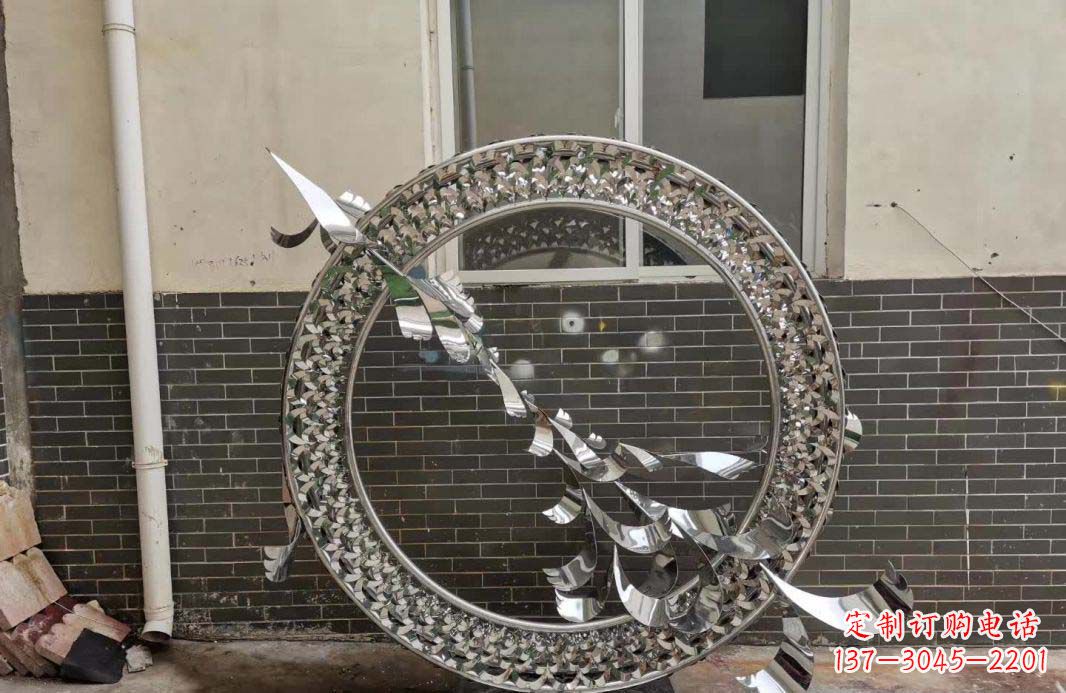 太原“不锈钢广场飞鸽圆环雕塑”精美的艺术品