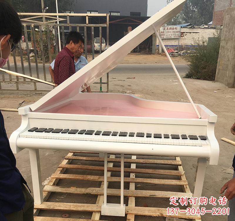 太原不锈钢钢琴雕塑融合音乐与艺术的完美结合