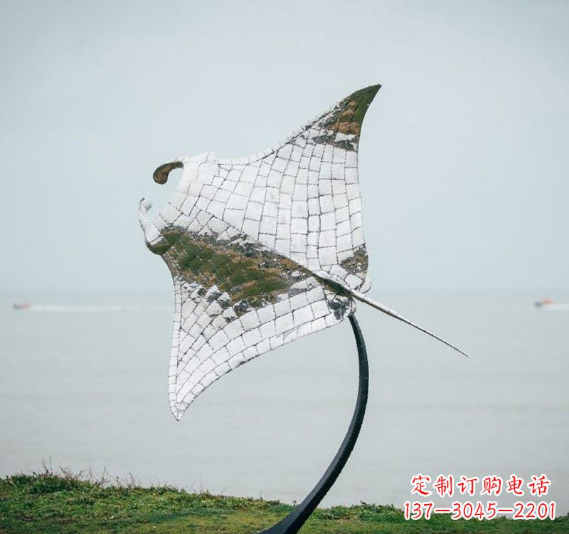 太原不锈钢海洋动物蝠鲼雕塑艺术与环保的完美结合