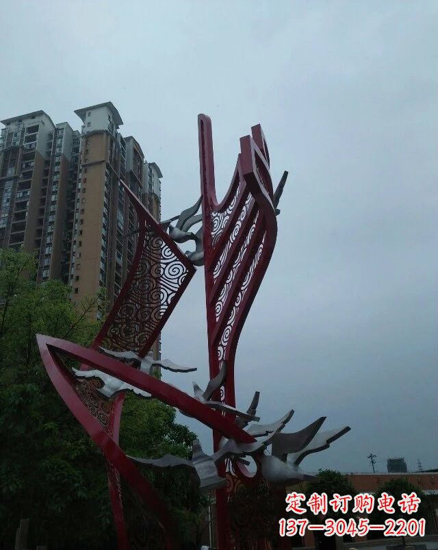 太原不锈钢祥云纹船帆雕塑