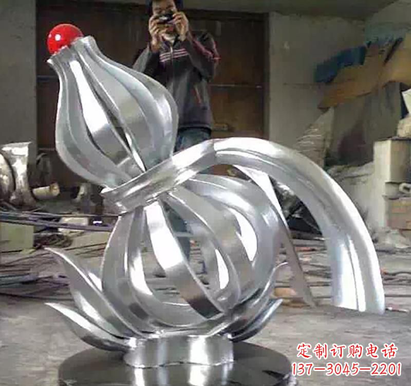 太原不锈钢葫芦雕塑精美而传统