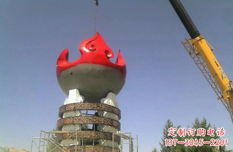 太原不锈钢火炬雕塑象征着永恒的精神