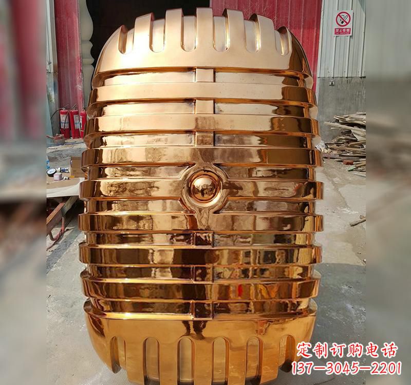 太原不锈钢话筒雕塑传承历史的象征