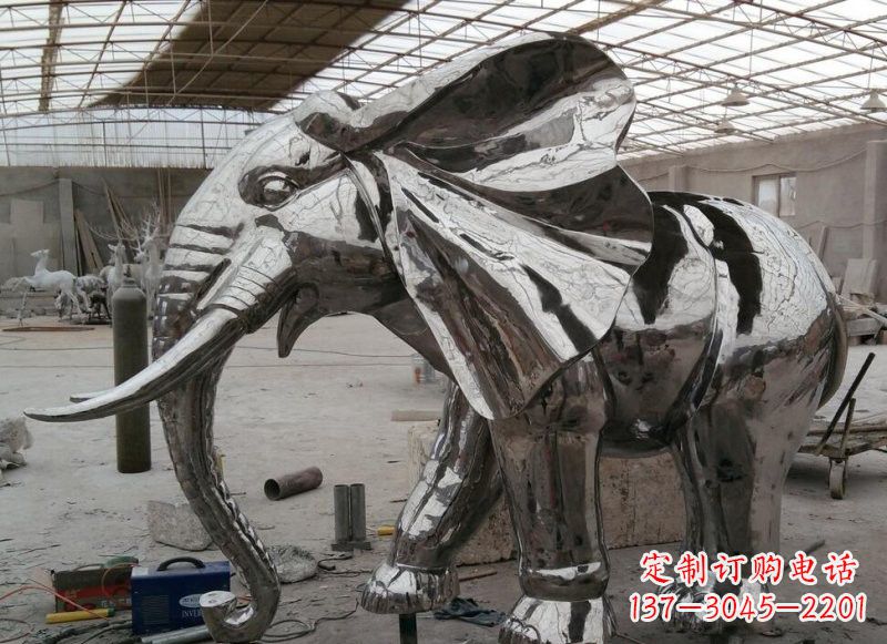 太原不锈钢镜面大象雕塑——独特的艺术精品