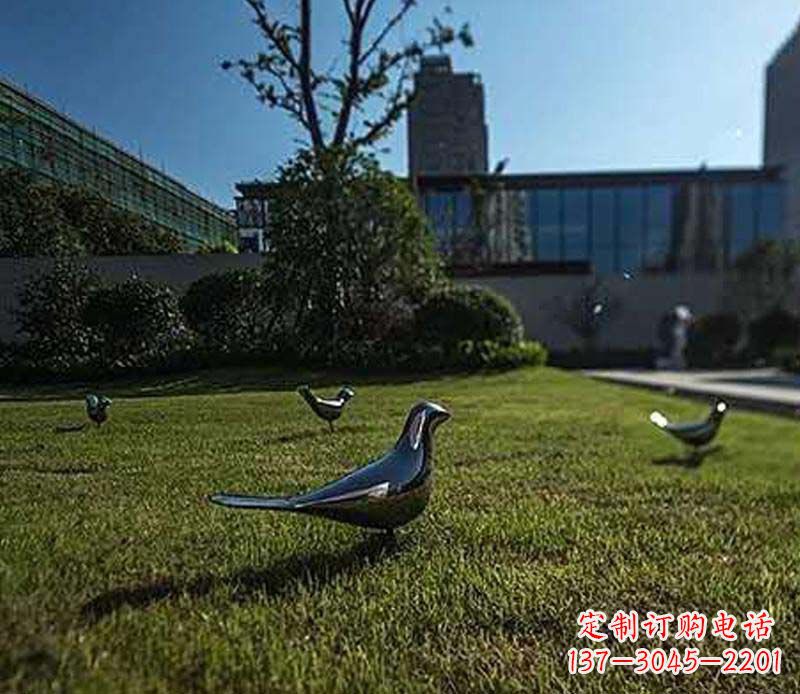 太原不锈钢镜面鸽子雕塑象征和平与美丽