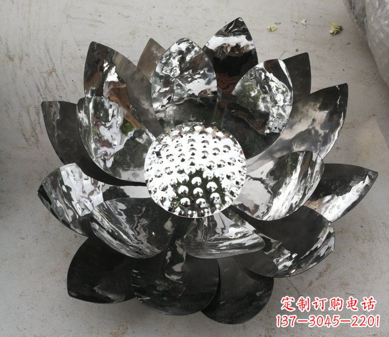 太原不锈钢镜面的荷花雕塑——彰显美丽与恬静