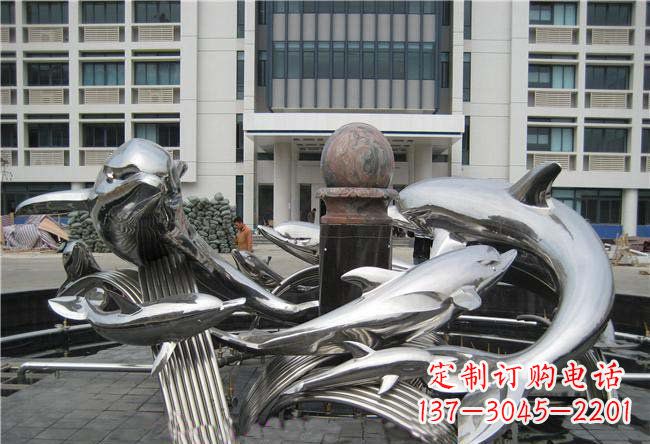 太原海豚雕塑融合浪漫和优雅