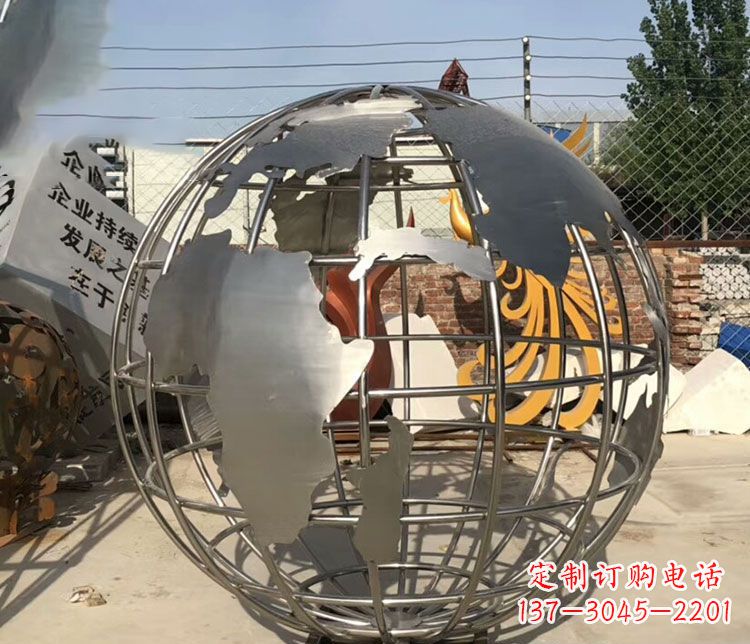 太原不锈钢镂空地球仪雕塑艺术技艺的精美体现