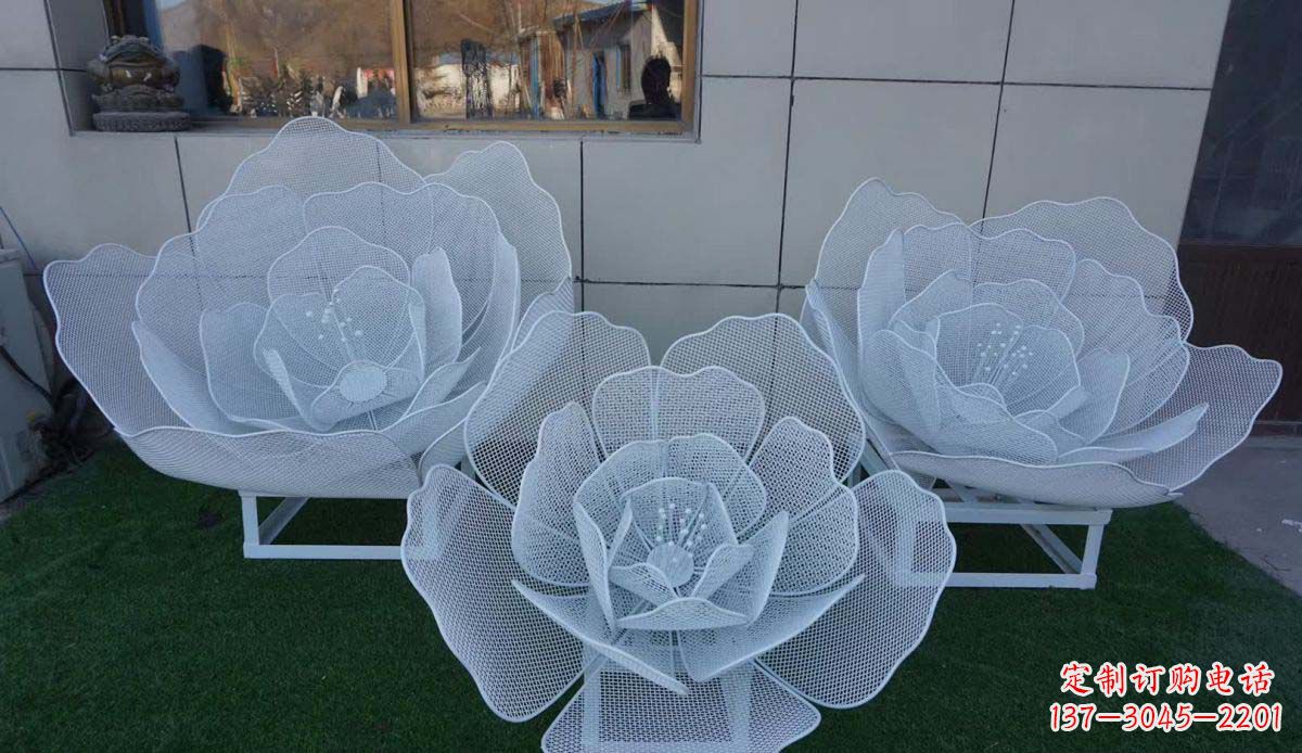 太原不锈钢荷花雕塑一种精美而经久不衰的艺术品