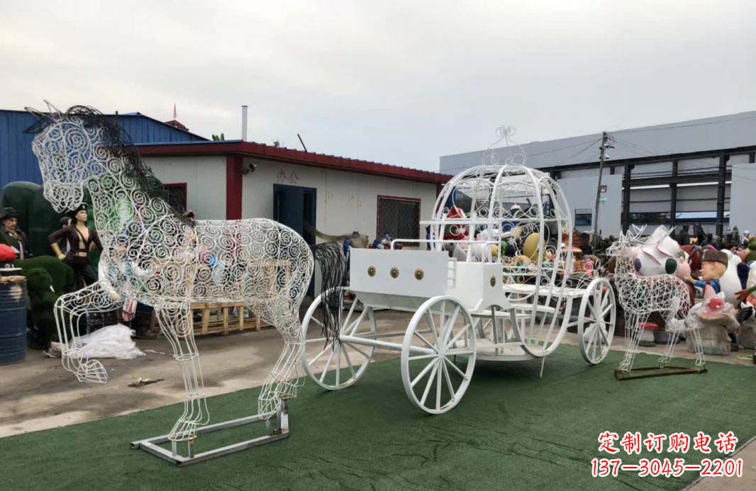 太原不锈钢镂空欧式马车雕塑精美造型点缀空间