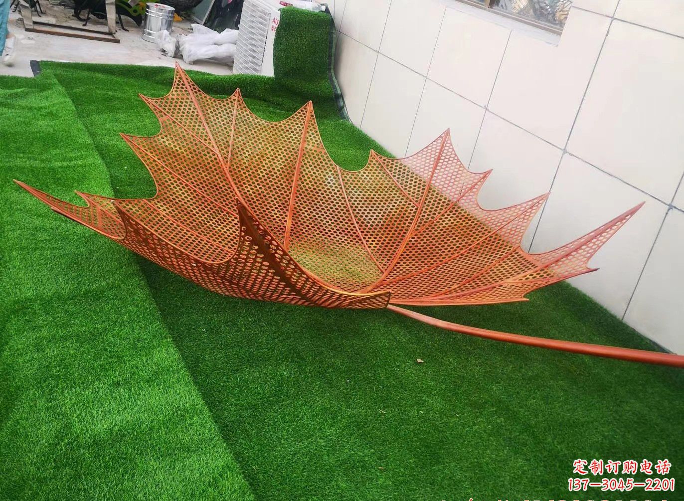 太原镂空树叶雕塑精彩细节点缀着精美自然风景