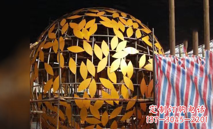 太原不锈钢镂空树叶雕塑——精美绝伦