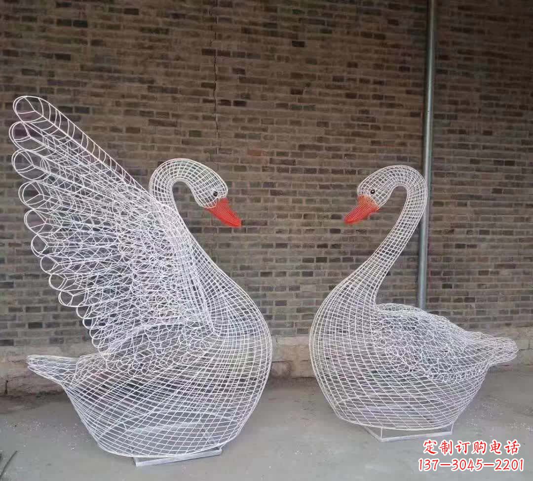 太原不锈钢镂空天鹅雕塑——美丽动人