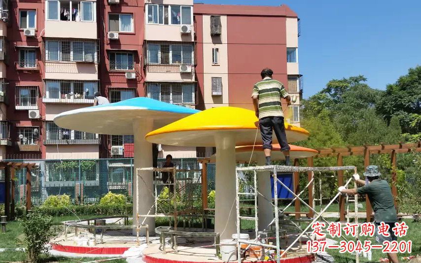 太原不锈钢蘑菇凉亭——精美雕塑点缀绿意