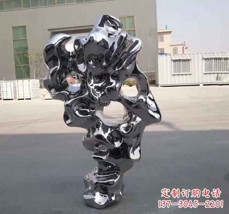 太原太湖石雕塑精美的艺术瑰宝
