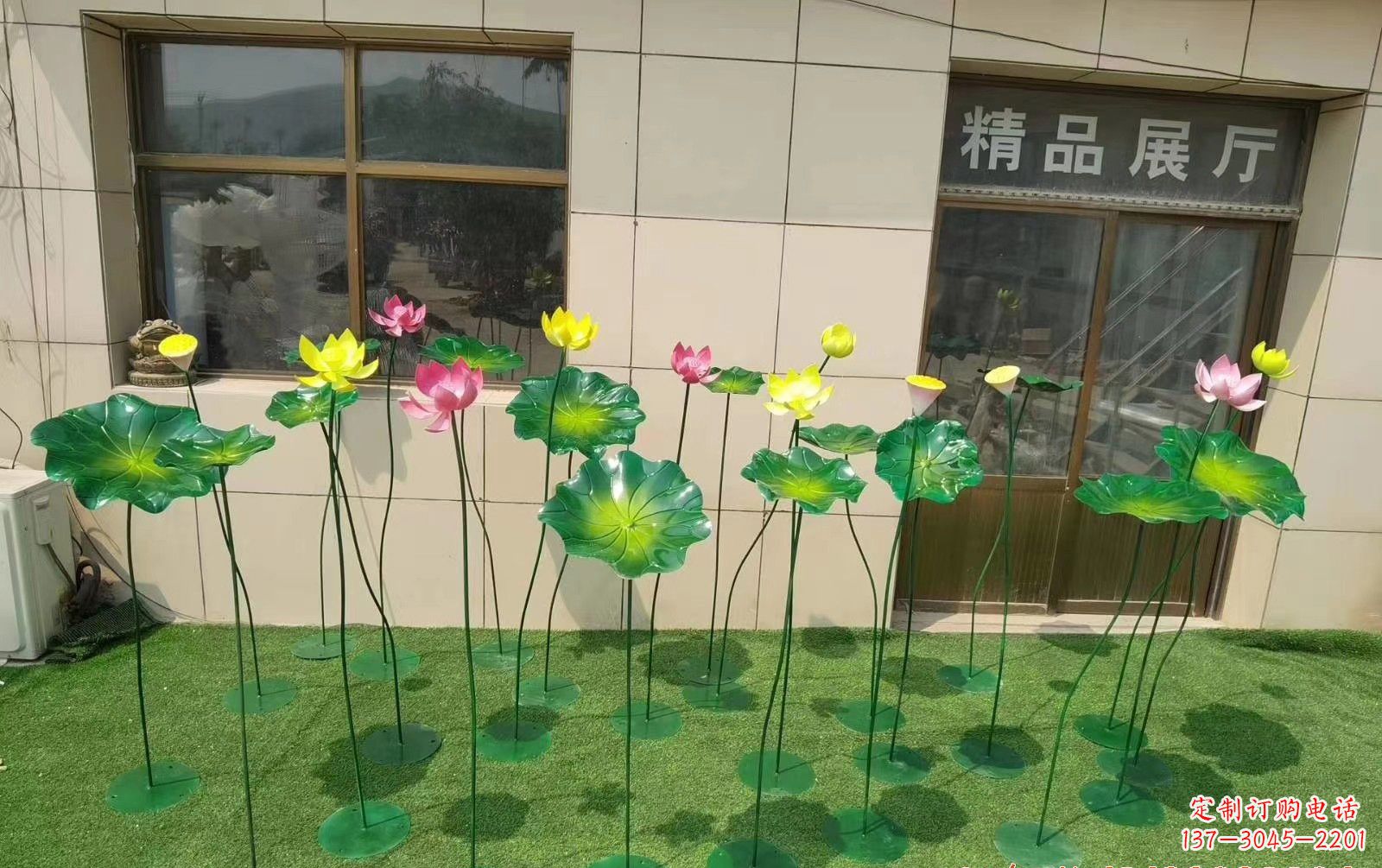 太原不锈钢荷花雕塑给景观增添美感
