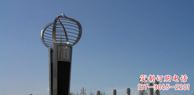 太原不锈钢火炬形雕塑熠熠生辉