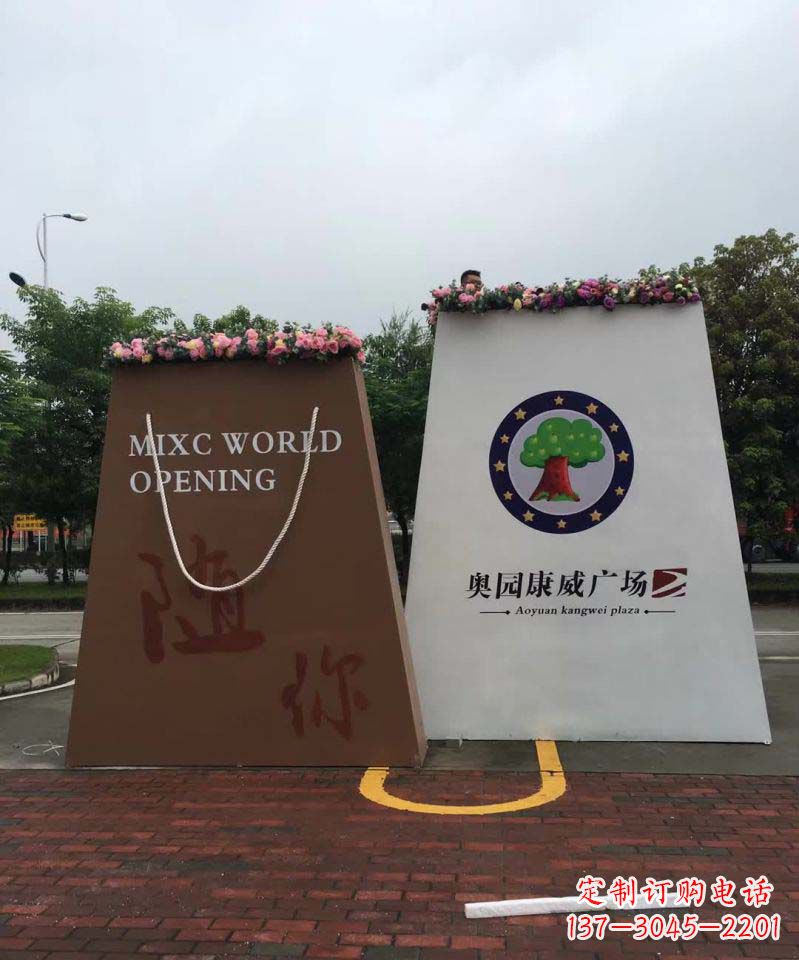 太原不锈钢购物袋雕塑给城市景观带来新的灵感