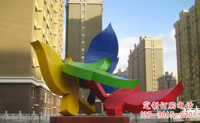 太原不锈钢树叶景观雕塑美丽而精致