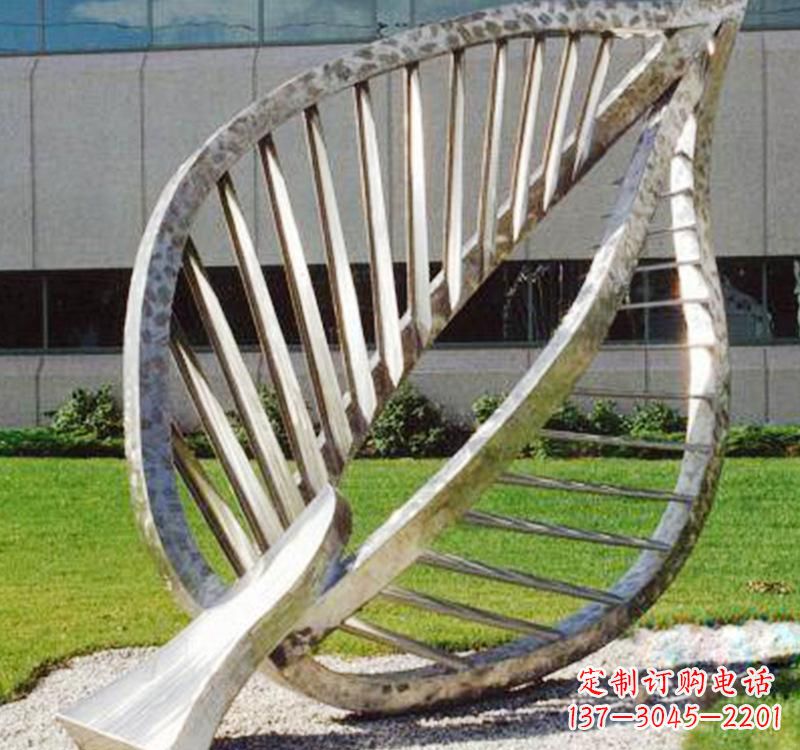 太原不锈钢树叶镂空景观雕塑精美而古朴