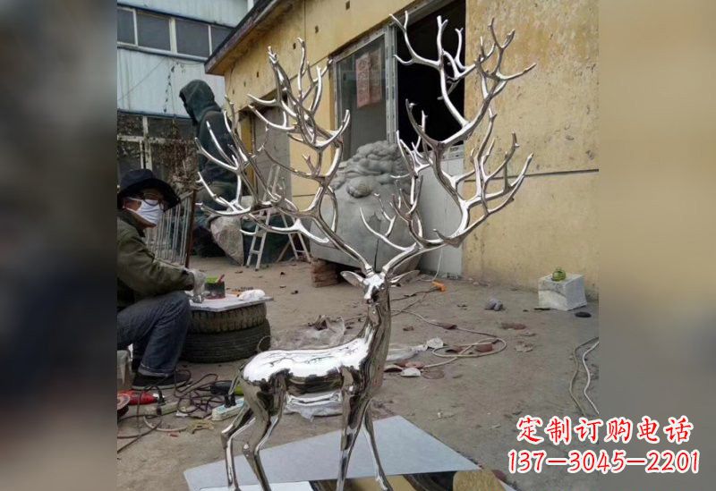 太原不锈钢树枝鹿雕塑艺术精美的自然之美