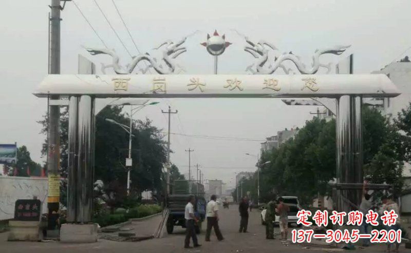 太原不锈钢双龙戏珠牌坊传承文化的雕塑之美