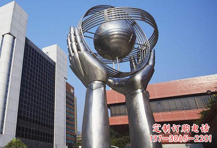 太原不锈钢双手捧地雕塑象征着世界和平
