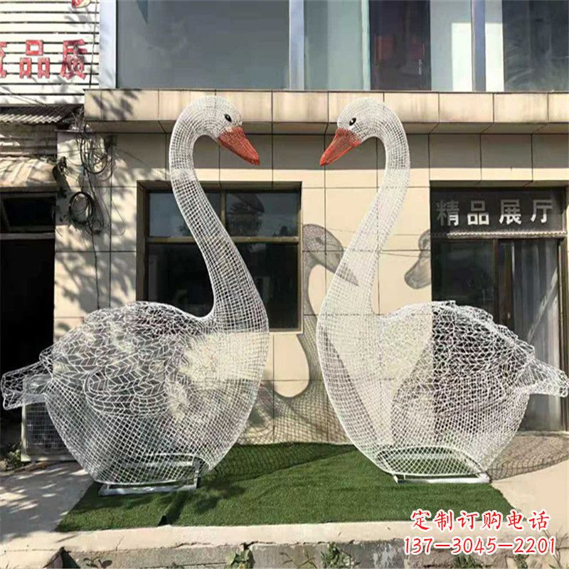 太原不锈钢缩翅网格天鹅一对经典雕塑的传奇之美