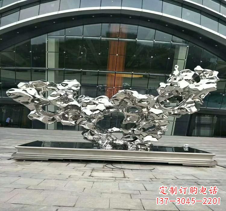 太原灵动的太湖石雕塑