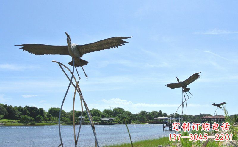 太原不锈钢仙鹤雕塑象征着自由之美