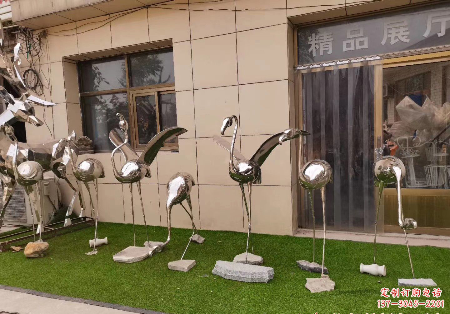 太原不锈钢仙鹤景观雕塑精美雕塑展现优美的仙鹤之美