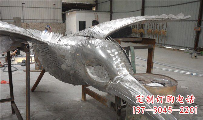 太原不锈钢雄鹰展翅——自由之翼的象征