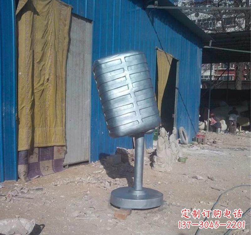 太原不锈钢艺术话筒雕塑——传承精神文化
