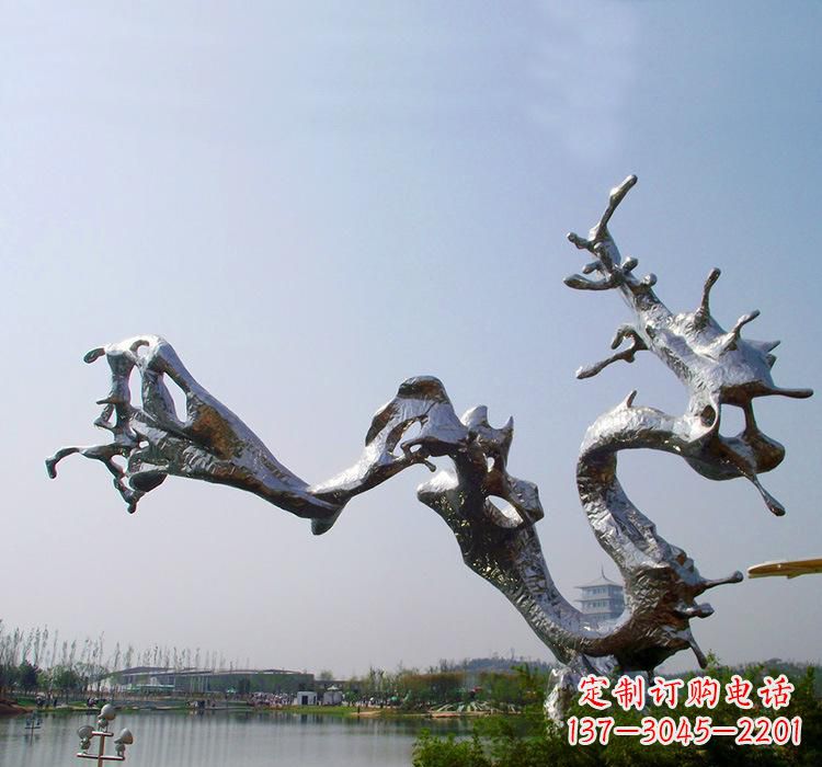 太原不锈钢水滴雕塑体现自然之美