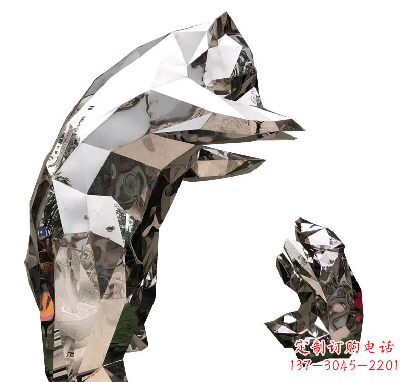 太原不锈钢园林熊猫雕塑——传承中国文化