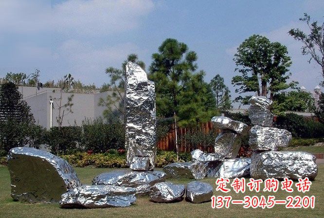 太原美丽的太湖石雕塑
