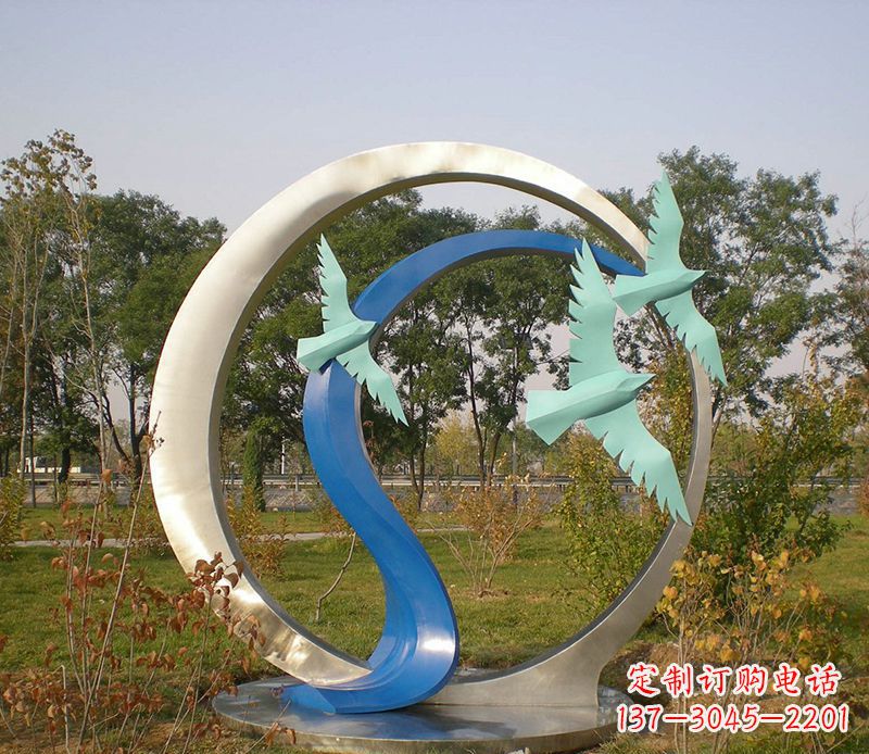 太原不锈钢圆环雕塑精致而优雅