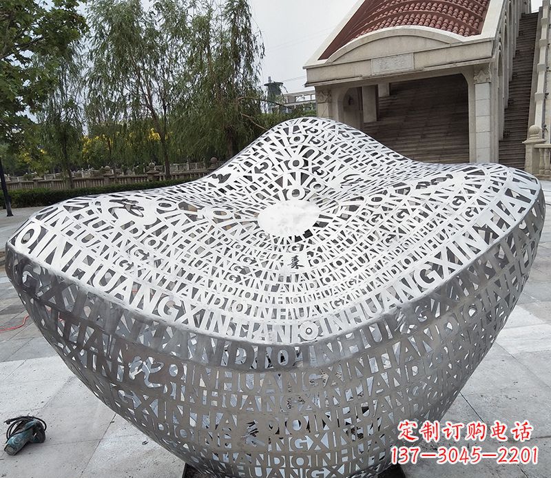 太原不锈钢字母元宝雕塑精美艺术精品
