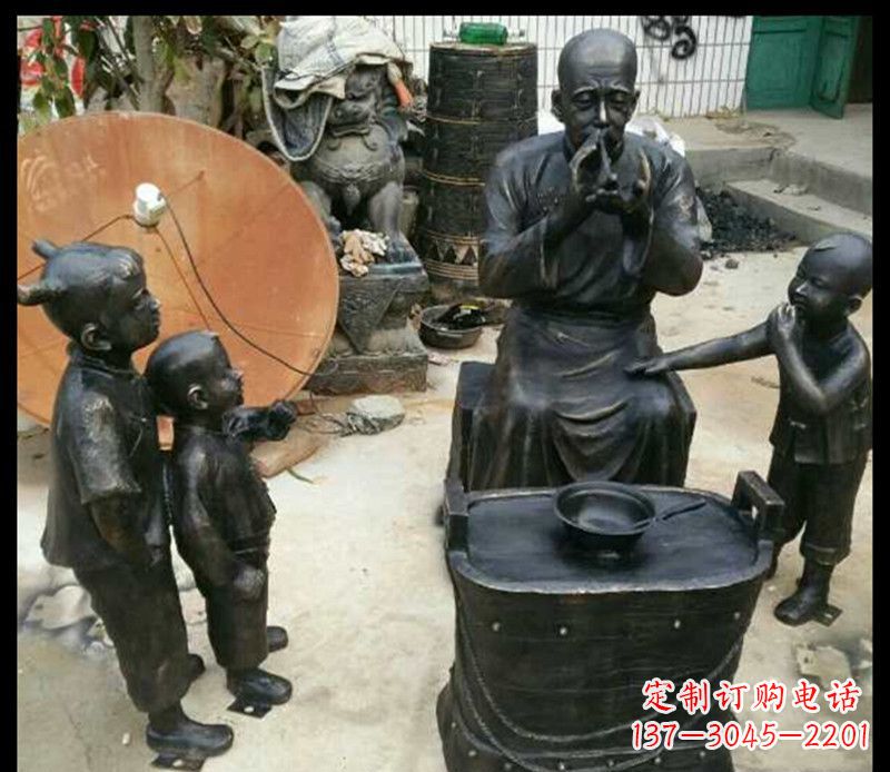 太原糖果街上的铜雕精灵