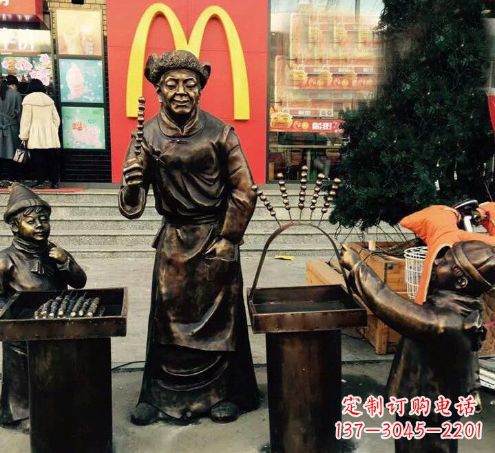 太原步行街上的糖葫芦铜雕