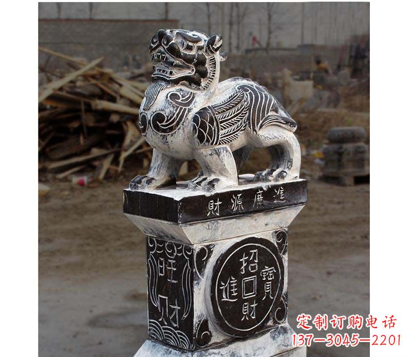 太原门墩雕塑财源广进的象征