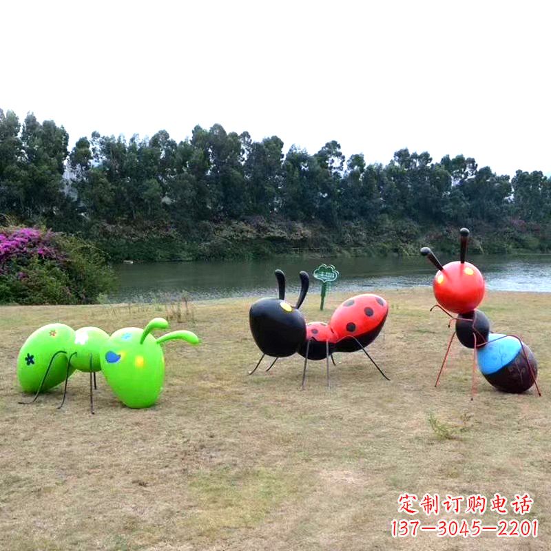 太原彩绘玻璃钢蚂蚁雕塑——精致又充满动感
