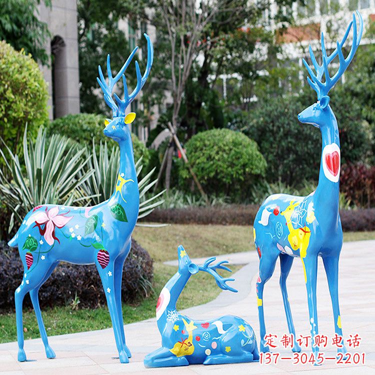 太原彩绘鹿雕塑玻璃钢-商场美陈动物摆件