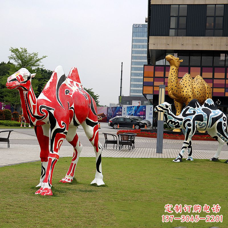 太原彩绘骆驼不锈钢雕塑城市园林的精美装饰