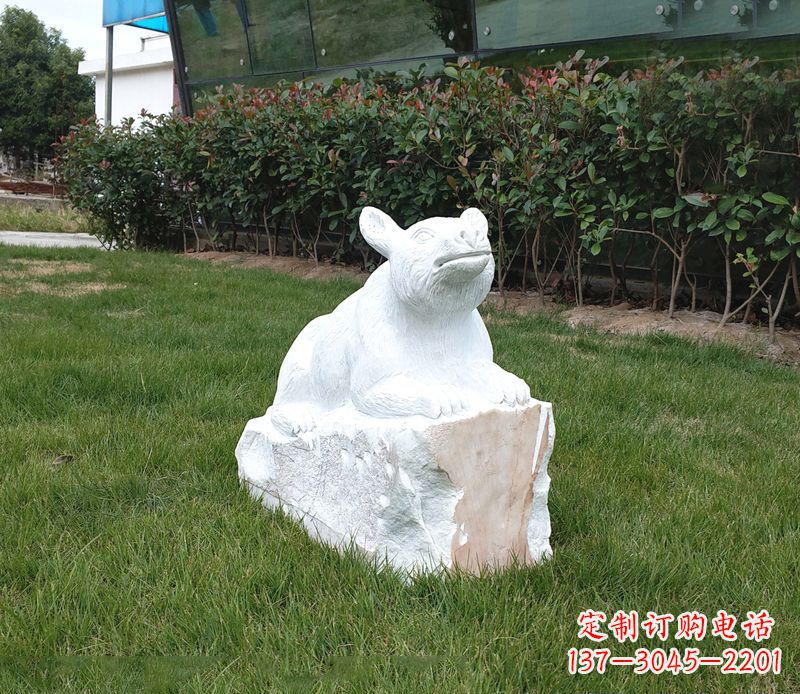 太原草丛狗熊石雕