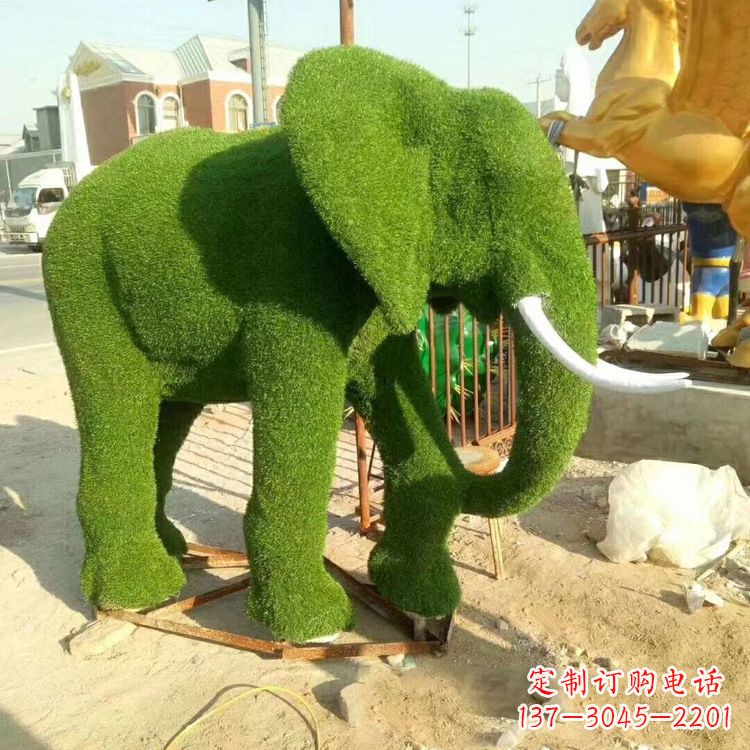 太原草皮大象玻璃钢雕塑
