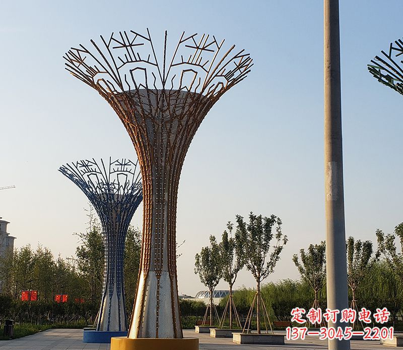 太原城市景观的点缀——不锈钢树叶雕塑