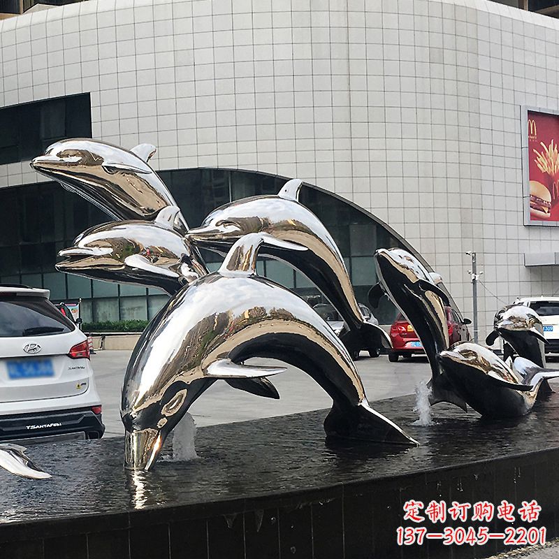 太原海豚雕塑点亮城市商场的不锈钢镜面水景