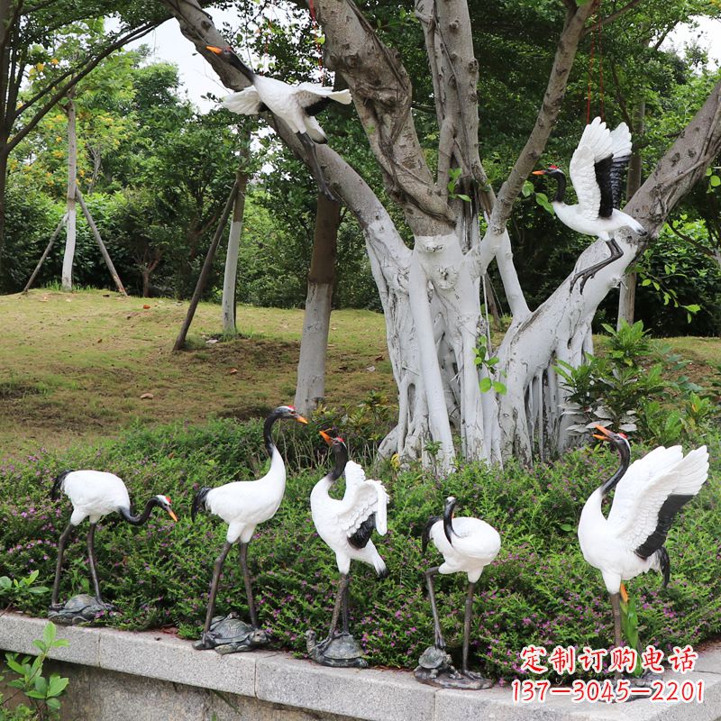 太原美丽的仙鹤雕塑