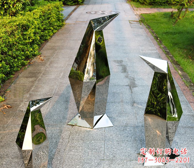 太原精致的抽象不锈钢企鹅雕塑